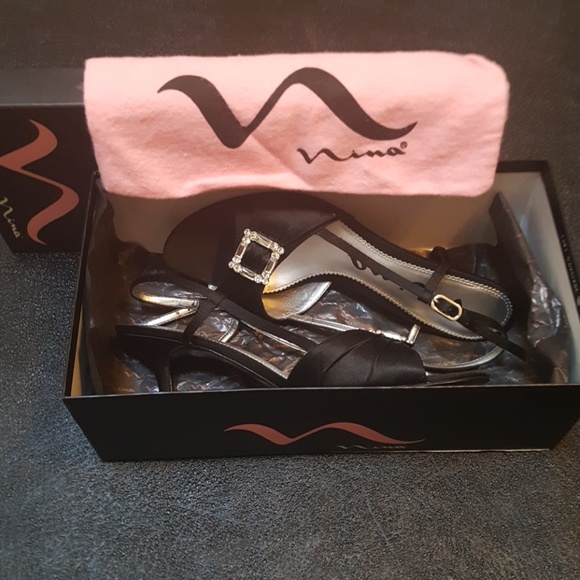 Nina strapback mid heels with decorative buckle - Picture 4 of 4